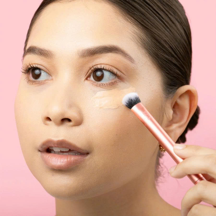Cọ Tán Che Khuyết Điểm RT REAL TECHNIQUES Expert Concealer 245 91593